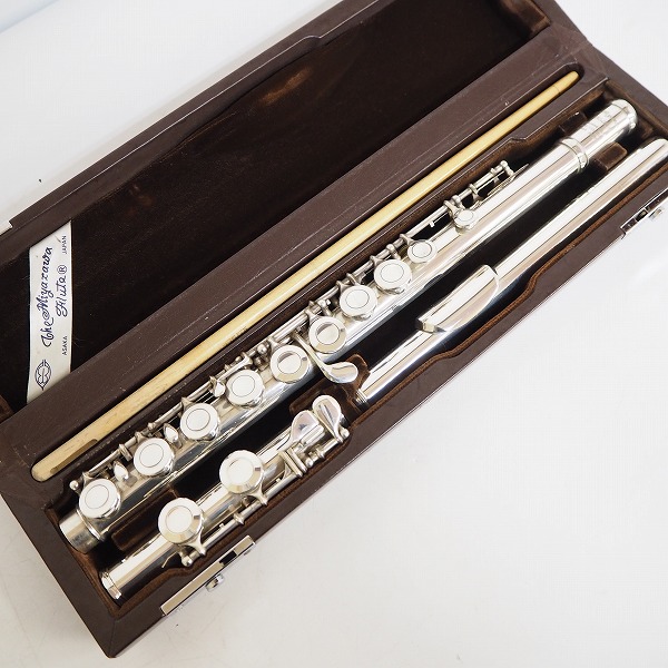 実際に弊社で買取させて頂いたMIYAZAWA/ミヤザワ 型番不明 フルート オフセットキイ　ハードケース付