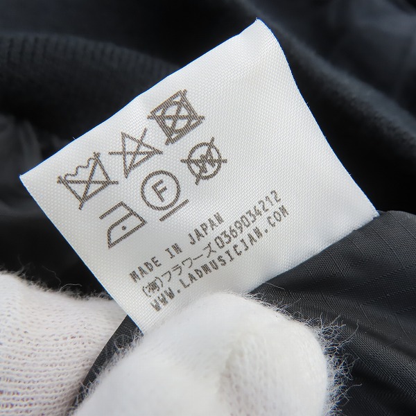実際に弊社で買取させて頂いたLAD MUSICIAN/ラッドミュージシャン MA-1/ブルゾン ブラック 2120-353/46の画像 4枚目
