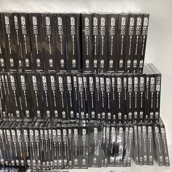 実際に弊社で買取させて頂いた【未開封】DeAGOSTINI/デアゴスティーニ 週刊 スターウォーズ R2-D2 全100巻/バインダー/ファイル/フィギュア 付きの画像 2枚目