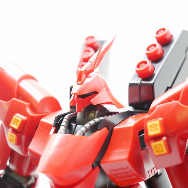 実際に弊社で買取させて頂いた【完成品/ジャンク扱い】BANDAI/バンダイ HG 1/144 サザビー/ガンダム/逆襲のシャア/ガンプラの画像 5枚目