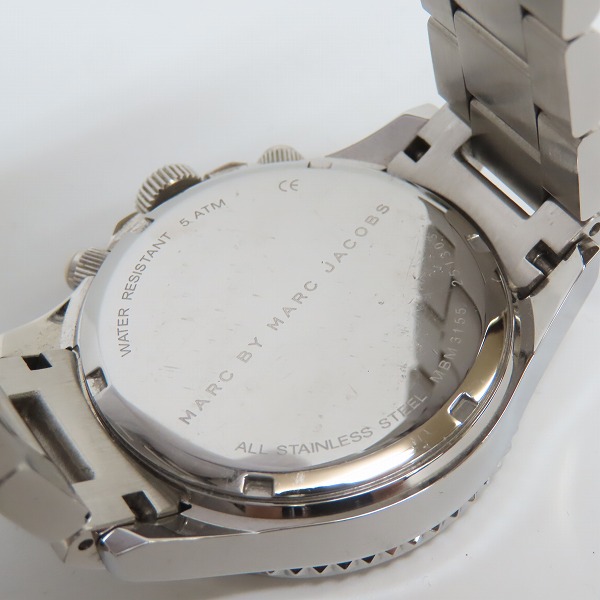 実際に弊社で買取させて頂いた MARC BY MARC JACOBS/マークバイマークジェイコブス クォーツ 腕時計 MBM3155の画像 4枚目