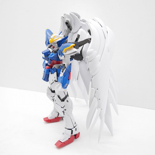 実際に弊社で買取させて頂いた【完成品/ジャンク扱い】BANDAI/バンダイスピリッツ MG 1/100 ウイングガンダムゼロ EW Ver.Ka/W/ガンプラの画像 2枚目