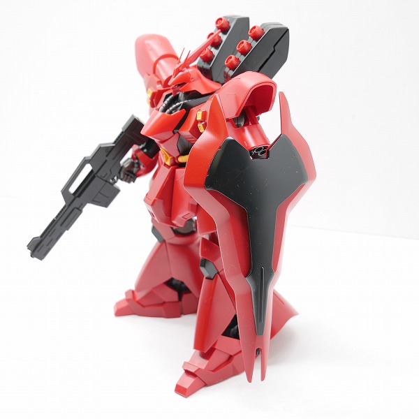 実際に弊社で買取させて頂いた【完成品/ジャンク扱い】BANDAI/バンダイ HG 1/144 サザビー/ガンダム/逆襲のシャア/ガンプラの画像 2枚目