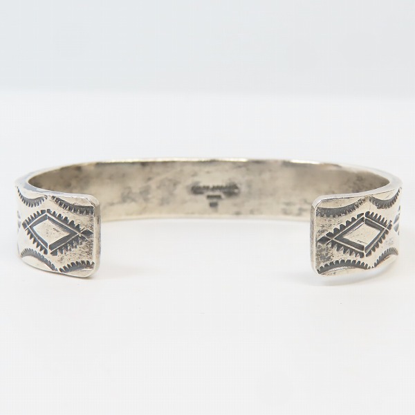 実際に弊社で買取させて頂いたFIRST ARROW's/ファーストアローズ K18付き V.F.S.W バングルの画像 4枚目