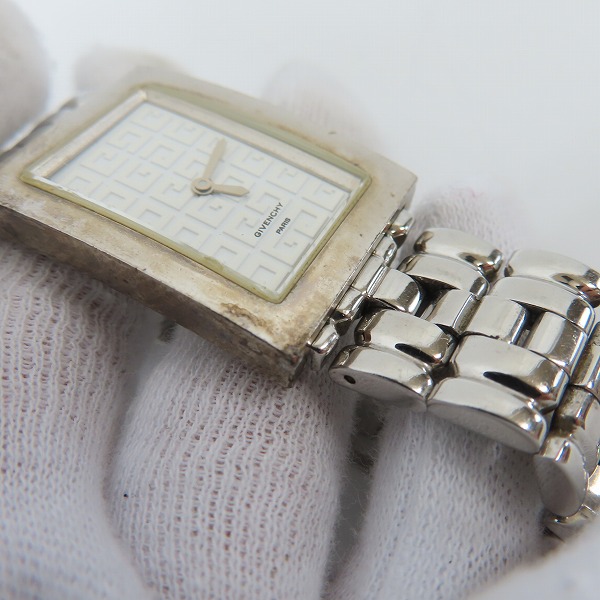 実際に弊社で買取させて頂いたGIVENCHY/ジバンシィ ロゴ総柄腕時計 【動作未確認】の画像 6枚目