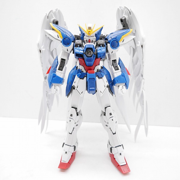実際に弊社で買取させて頂いた【完成品/ジャンク扱い】BANDAI/バンダイスピリッツ MG 1/100 ウイングガンダムゼロ EW Ver.Ka/W/ガンプラの画像 1枚目