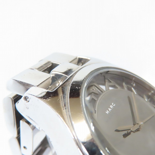 実際に弊社で買取させて頂いたMARC BY MARC JACOBS/マークバイ マークジェイコブス スケルトン クォーツ 腕時計/ウォッチ MBM3205【動作未確認】の画像 6枚目