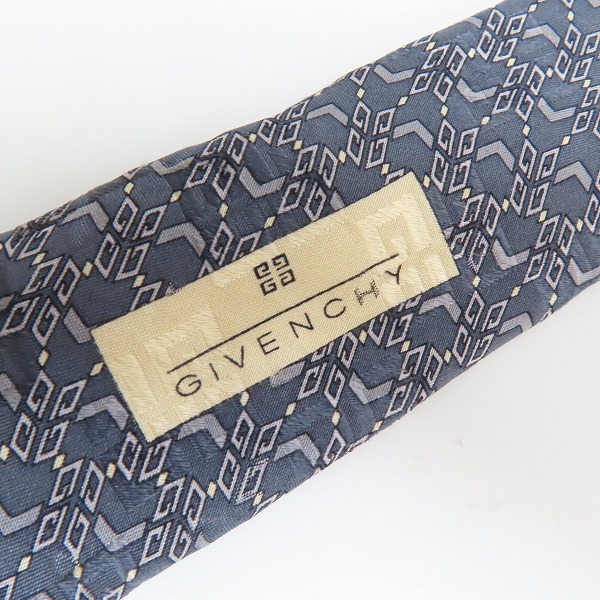 実際に弊社で買取させて頂いたGIVENCHY/ジバンシィ ロゴ総柄 シルクネクタイ の画像 2枚目