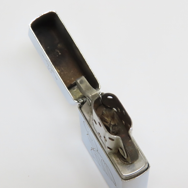 実際に弊社で買取させて頂いたZIPPO/ジッポー ポールスミス TRUE BRIT 1996年製の画像 4枚目