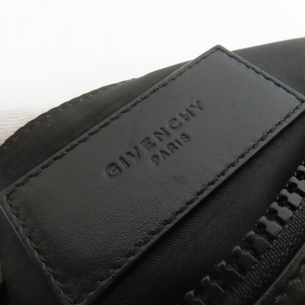 実際に弊社で買取させて頂いたGIVENCHY/ジバンシィ レザー×ナイロン ロゴラインショルダーバッグの画像 5枚目