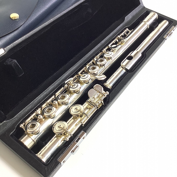 実際に弊社で買取させて頂いたSANKYO FLUTE/三響フルート MFG CO JAPAN SILVER SONIC PA C足部管 リングキー 銀製 ケース付き