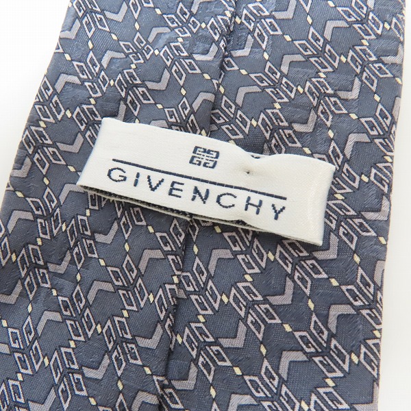 実際に弊社で買取させて頂いたGIVENCHY/ジバンシィ ロゴ総柄 シルクネクタイ の画像 1枚目