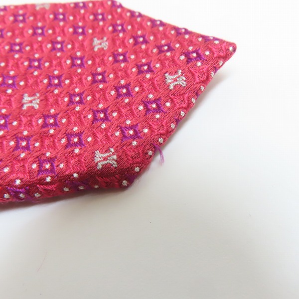 実際に弊社で買取させて頂いたCELINE/セリーヌ マカダム ロゴ総柄 ネクタイの画像 5枚目