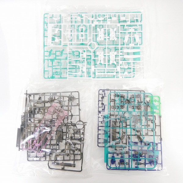 実際に弊社で買取させて頂いた【未組立】BANDAI/バンダイスピリッツ RG 1/144 フルアーマー・ユニコーンガンダム/UC/ガンプラ の画像 4枚目