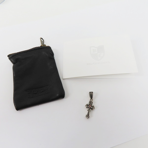 実際に弊社で買取させて頂いた【保証書付き】LEATHERS AND TREASURES/レザーズ＆トレジャーズ NARROW CELTIC CROSS w/RED DIAMOND クロスペンダントトップ の画像 6枚目