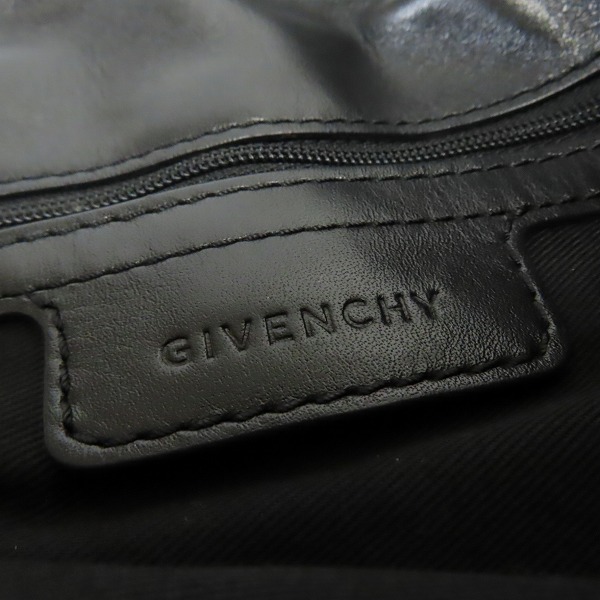 実際に弊社で買取させて頂いたGIVENCHY/ジバンシー スタッズ ナイロンクラッチバッグの画像 4枚目