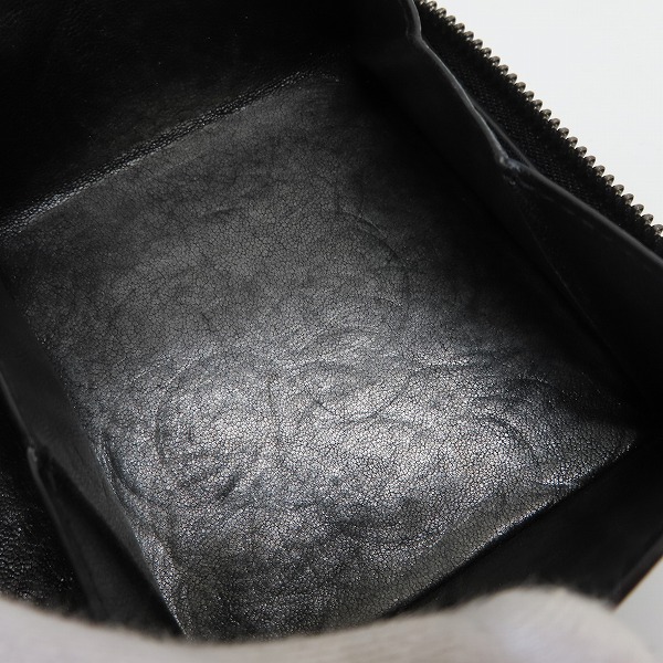 実際に弊社で買取させて頂いたJIMMY CHOO/ジミーチュウ  スタッズ ラウンドジップ 二つ折り 財布/ウォレット ブラックの画像 6枚目
