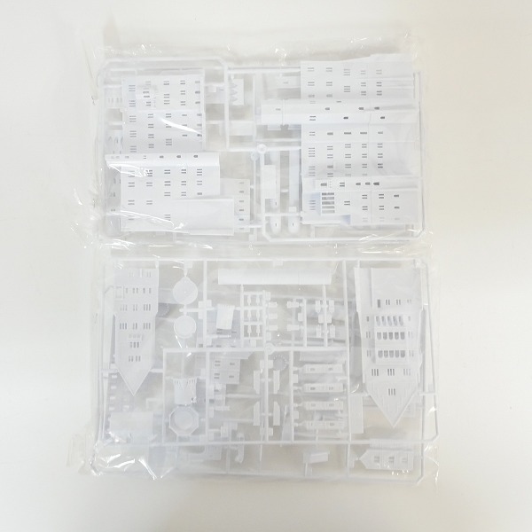 実際に弊社で買取させて頂いた【未組立】童友社  1/220 ドイツの古城 ノイシュバンシュタイン城 城と森のメルヘン 白鳥城 豪華メッキ版 プラモデルの画像 2枚目