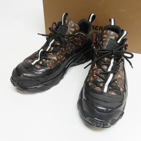 実際に弊社で買取させて頂いたBURBERRY/バーバリー 20SS モノグラムプリント Eキャンバス アーサースニーカー 8021778/40