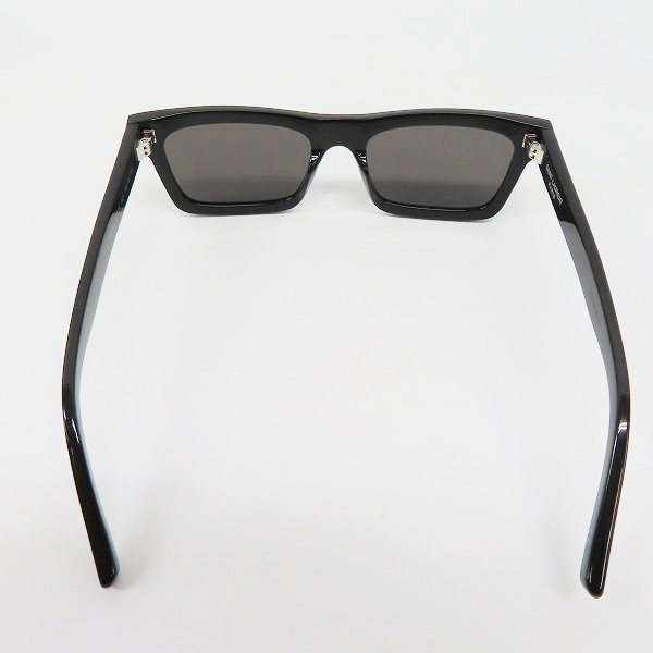 実際に弊社で買取させて頂いたSAINT LAURENT/サンローラン BETTY サングラス/アイウェア SL461 001の画像 3枚目