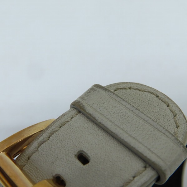 実際に弊社で買取させて頂いたMARC JACOBS/マークジェイコブス The Cuff Watch/ザ カフウォッチ クォーツ腕時計 M8000729【動作未確認】の画像 4枚目