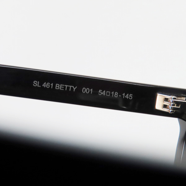 実際に弊社で買取させて頂いたSAINT LAURENT/サンローラン BETTY サングラス/アイウェア SL461 001の画像 6枚目