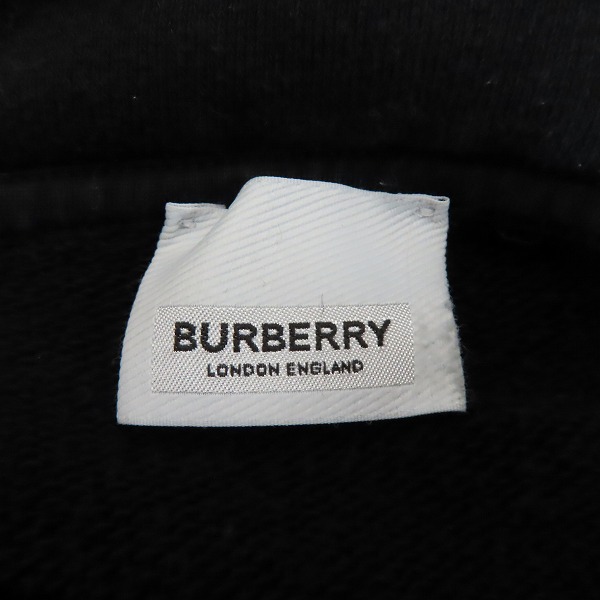 実際に弊社で買取させて頂いたBURBERRY/バーバリー 21AW アームロゴ刺繍 スウェットプルオーバーパーカー 8042699/XLの画像 2枚目
