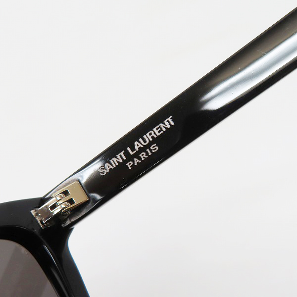 実際に弊社で買取させて頂いたSAINT LAURENT/サンローラン BETTY サングラス/アイウェア SL461 001の画像 5枚目