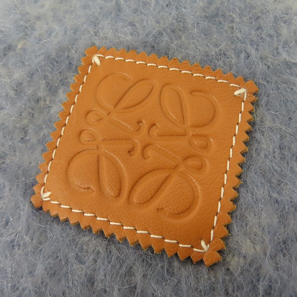 実際に弊社で買取させて頂いた【JPタグ】LOEWE/ロエベ アナグラムロゴ レザーパッチ モヘヤ混 ボーダー フリンジ ウールマフラーの画像 1枚目