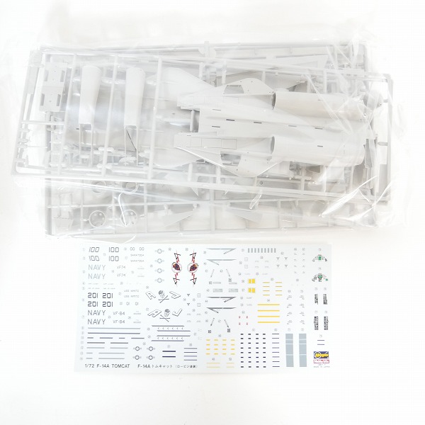 実際に弊社で買取させて頂いた【未組立】ハセガワ 1/72 アメリカ海軍 艦上戦闘機 F-14A トムキャット(ロービジ)/(ハイビジ)  2点セット/プラモデルの画像 2枚目