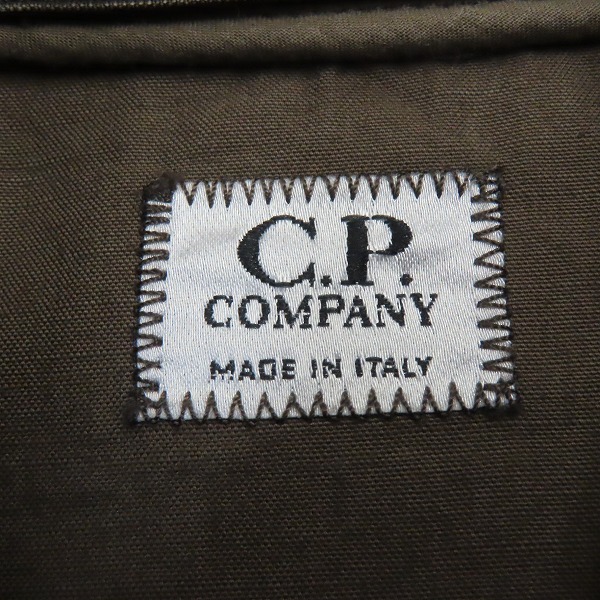 実際に弊社で買取させて頂いたC.P.COMPANY/シーピーカンパニー ジップアップ ジャケット 48の画像 2枚目