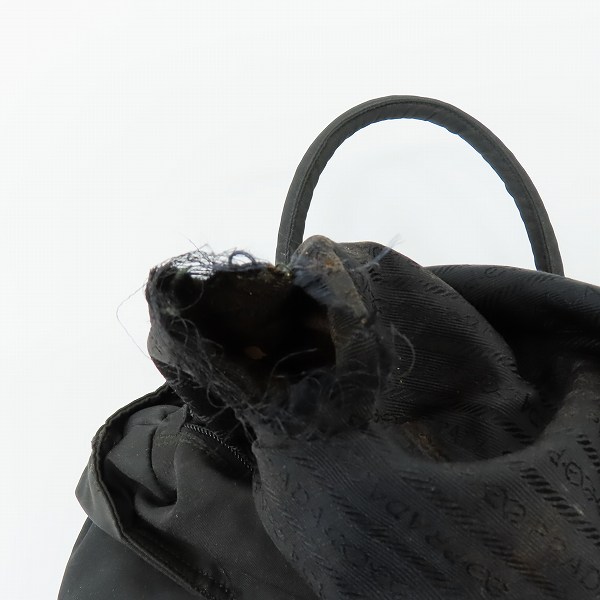実際に弊社で買取させて頂いた【難有り】PRADA/プラダ 三角 ロゴプレート ナイロン ハンドバッグの画像 5枚目