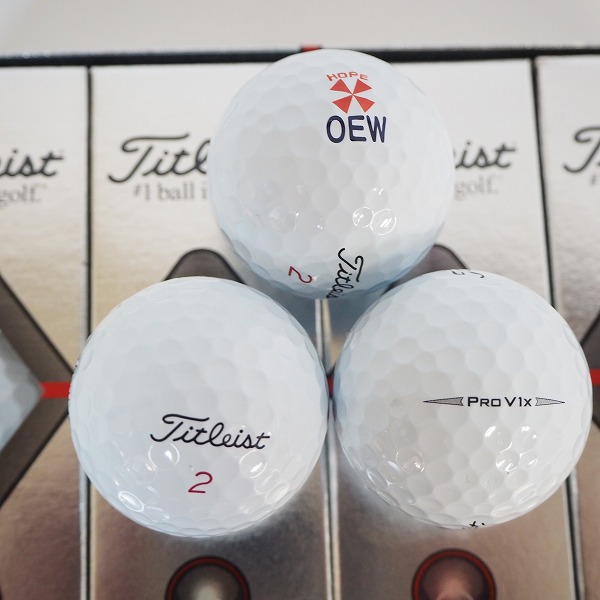 実際に弊社で買取させて頂いた【未使用/オウンネーム】TTitleist/タイトリスト PRO V1x ゴルフボール ホワイト 1ダースの画像 1枚目