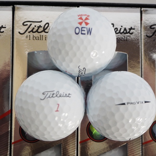 実際に弊社で買取させて頂いた【未使用/オウンネーム】TTitleist/タイトリスト PRO V1x ゴルフボール ホワイト 18個の画像 1枚目