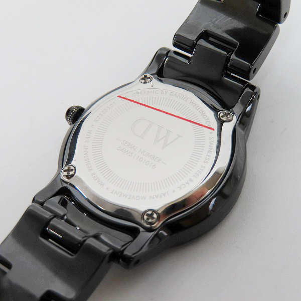実際に弊社で買取させて頂いた【未使用】Daniel Wellington/ダニエルウェリントン Iconic Link Ceramic 28mm 腕時計 DW00100415の画像 4枚目