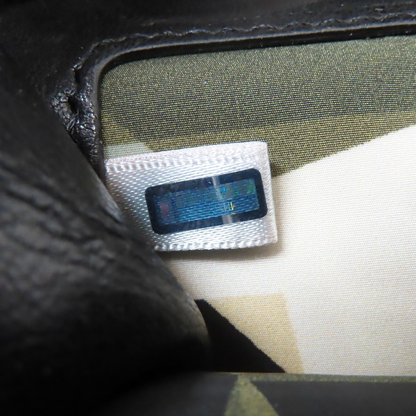 実際に弊社で買取させて頂いたJIMMY CHOO/ジミーチュウ ORION ARMY MIX カモフラ ボディバッグ/ウエストバッグの画像 6枚目