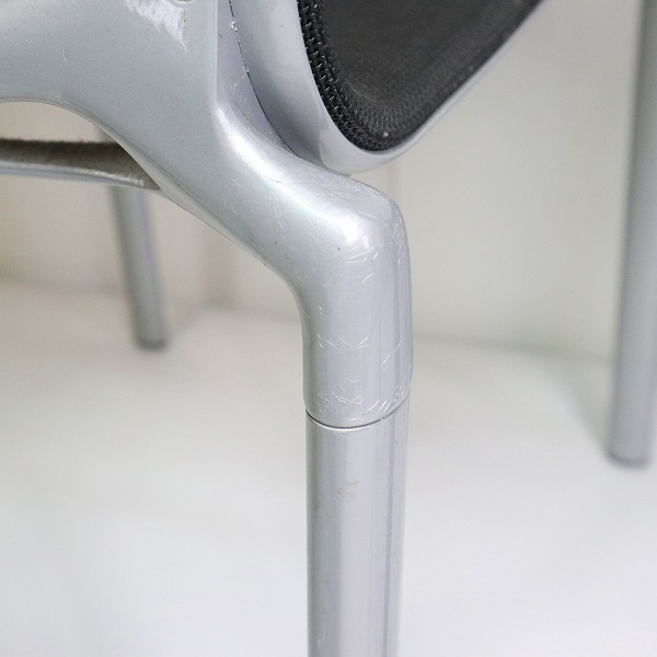 実際に弊社で買取させて頂いた★ Cassina/カッシーナ Alias/アリアス ハイフレーム アームレスチェア アームチェア 椅子 2点セットの画像 4枚目