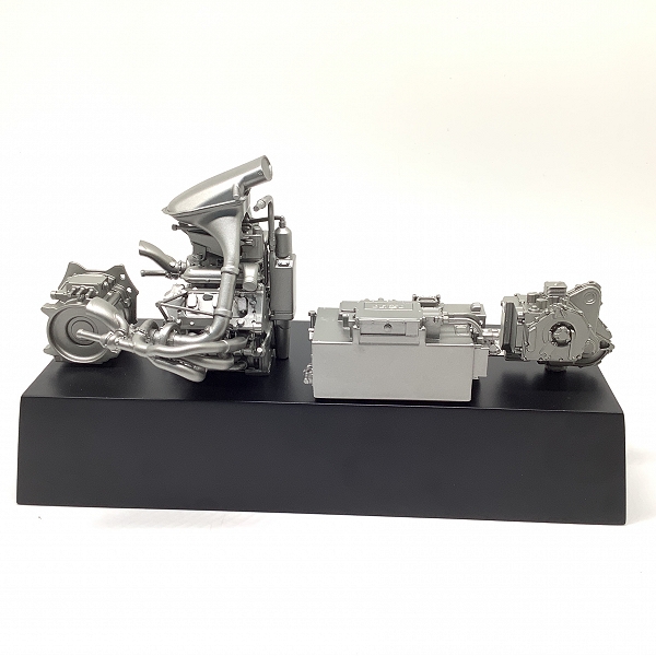 実際に弊社で買取させて頂いたWEC FIA世界耐久選手権 TOYOTA GAZOO Racing TS050 エンジン パワートレイン ル・マン24時間 三連覇記念 非売品の画像 3枚目