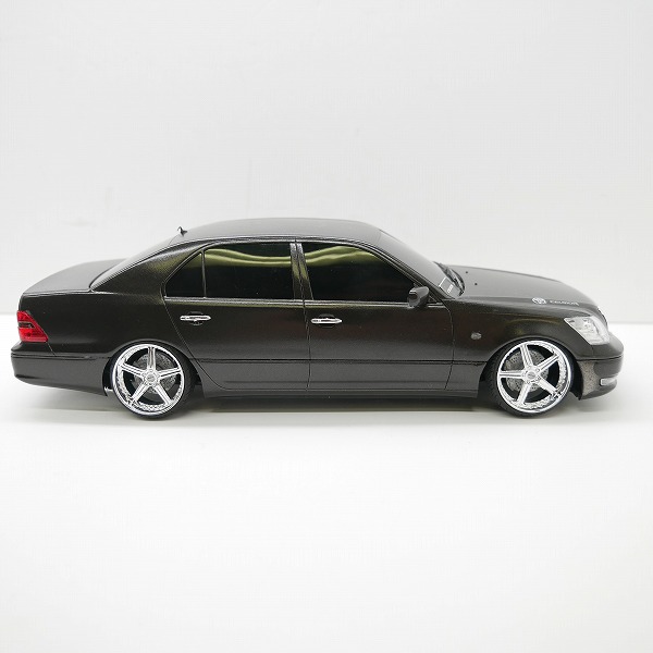 実際に弊社で買取させて頂いた【完成品/ジャンク扱い】メーカー不明 TOYOTA/トヨタ CELSIOR/セルシオ プラモデルの画像 4枚目