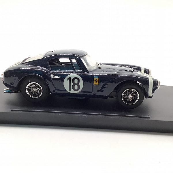 実際に弊社で買取させて頂いたBANG/バン FERRARI 250 SWB LE MAN 61 ミニカー 1/43の画像 5枚目