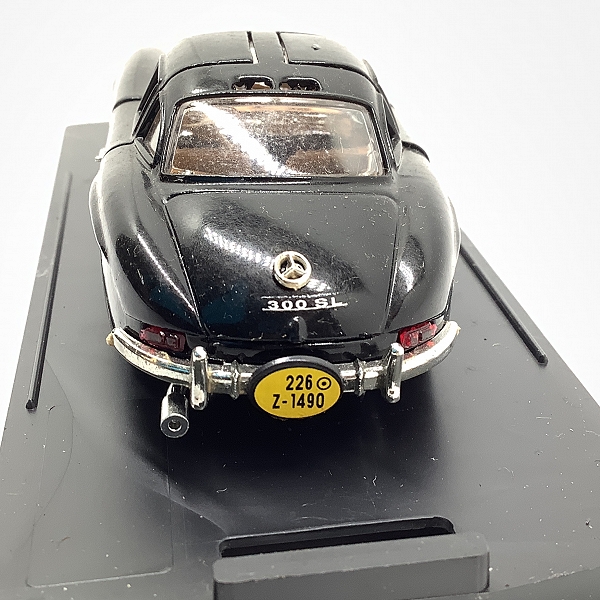 実際に弊社で買取させて頂いたBANG/バン MERCEDES 300 SL GULLWING 55 ミニカー 1/43の画像 6枚目