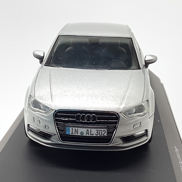 実際に弊社で買取させて頂いたAudi/アウディ公式 1/43 アウディコレクション A3 セダン Audi A3 Limousineの画像 3枚目
