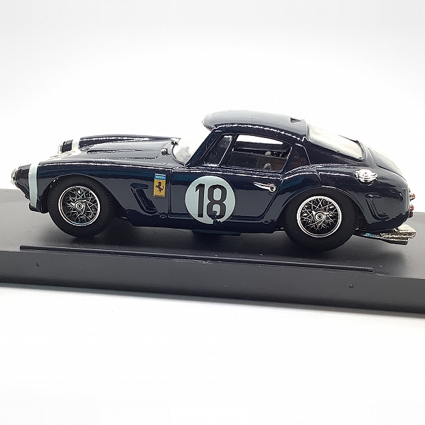実際に弊社で買取させて頂いたBANG/バン FERRARI 250 SWB LE MAN 61 ミニカー 1/43の画像 4枚目