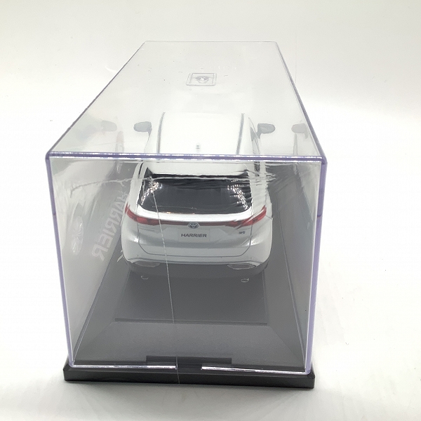 実際に弊社で買取させて頂いた【未開封】TOYOTA/トヨタ 1/30 HARRIER ハリアー ホワイトパール クリスタルシャイン ミニカーの画像 3枚目