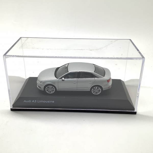 実際に弊社で買取させて頂いたAudi/アウディ公式 1/43 アウディコレクション A3 セダン Audi A3 Limousineの画像 2枚目