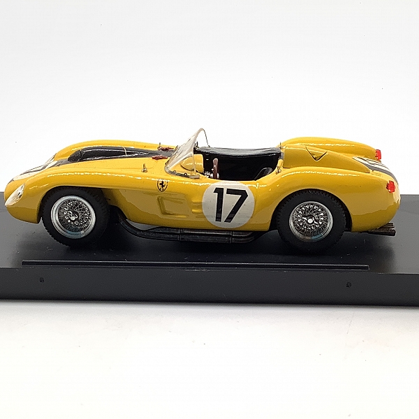 実際に弊社で買取させて頂いたBANG/バン FERRARI 250 TR LE MAN 58 ミニカー BLK/YLW 1/43の画像 4枚目