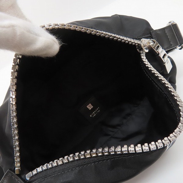 実際に弊社で買取させて頂いたGIVENCHY/ジバンシー 22AW Gジップ ナイロン ウエストバッグ/ショルダーバッグ BKU038K1JEの画像 4枚目