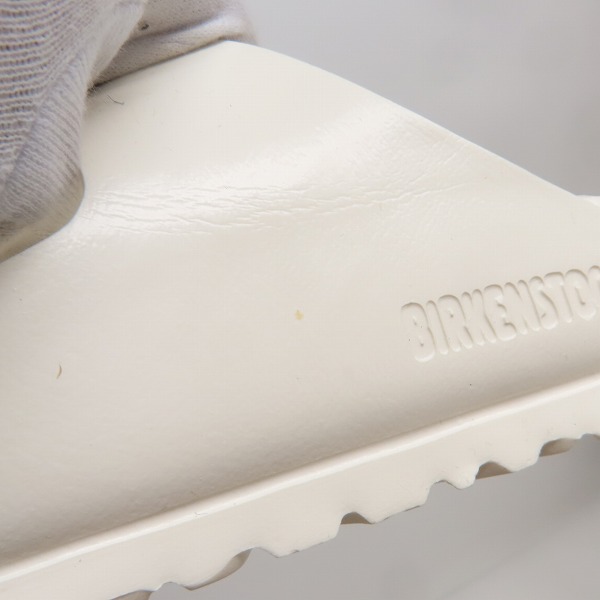 実際に弊社で買取させて頂いたBIRKENSTOCK/ビルケンシュトック ARIZONA/アリゾナ サンダル ホワイト 0129443/40の画像 6枚目