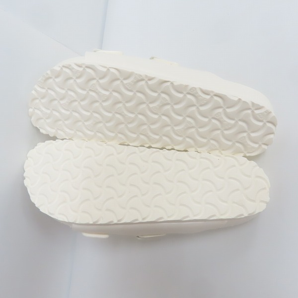 実際に弊社で買取させて頂いたBIRKENSTOCK/ビルケンシュトック ARIZONA/アリゾナ サンダル ホワイト 0129443/40の画像 2枚目