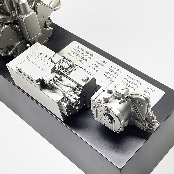 実際に弊社で買取させて頂いたWEC FIA世界耐久選手権 TOYOTA GAZOO Racing TS050 エンジン パワートレイン ル・マン24時間 三連覇記念 非売品の画像 8枚目